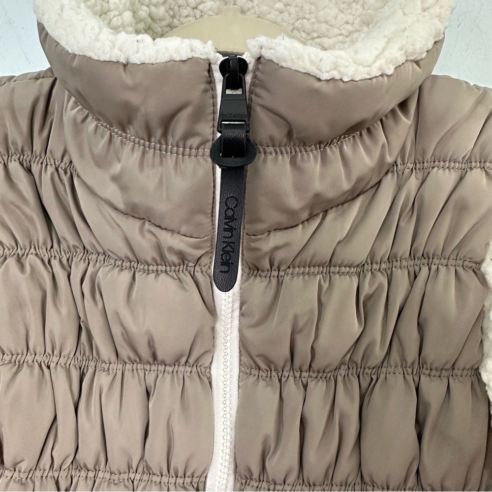 Calvin Klein Performance Size XL Taupe Puffy Vest With Cream Faux Shearling - Picture 6 of 16